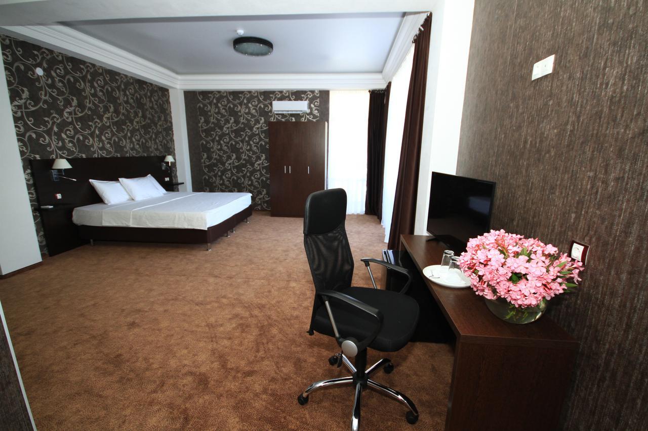 Hotel Bereg Evkaliptov Tsandrypsh Exterior photo